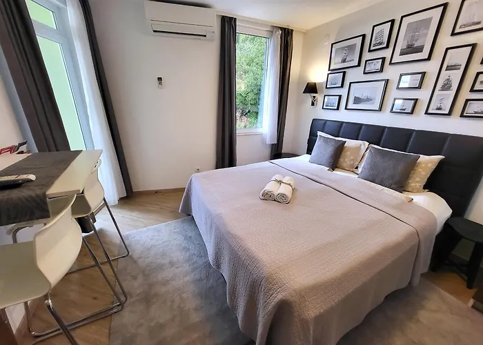 Blue Star Apartments